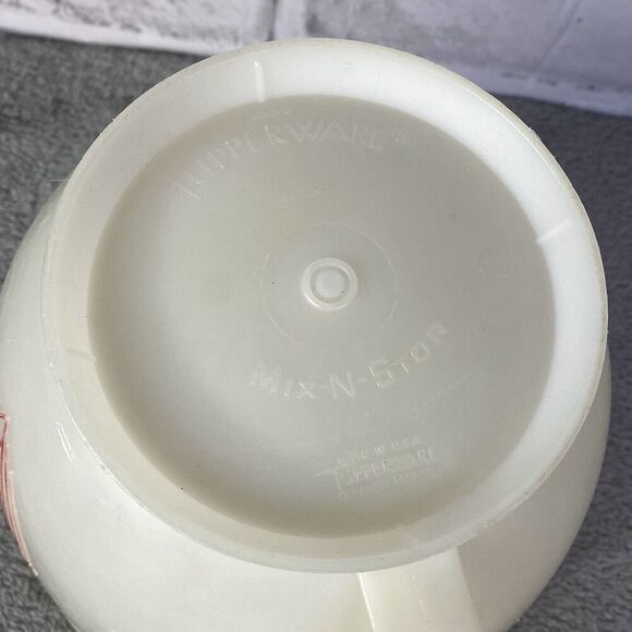 Vintage Tupperware Mix and Store 8 Cup Measuring Pitcher 2 QT - Picture 6 of 7